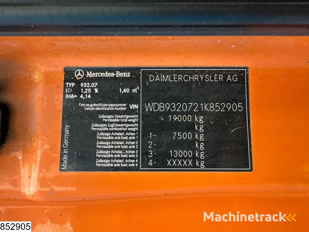 Mercedes Actros 1832 4X4, Grit spreader, Snow plough, Tipper