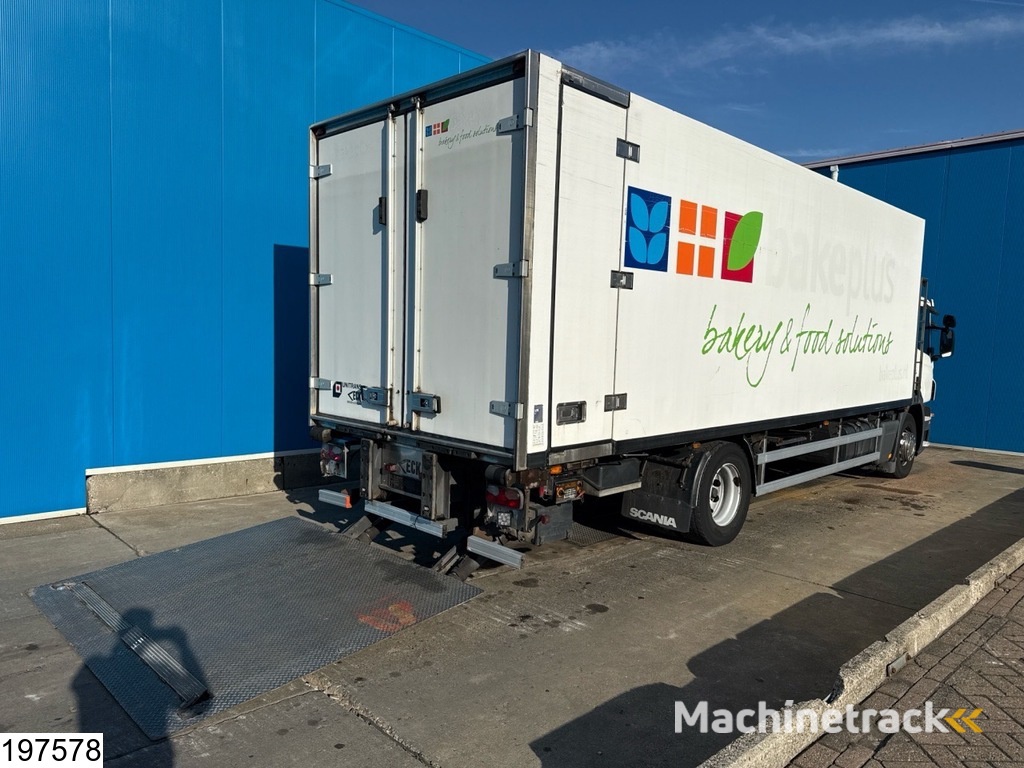 Scania P 230 Carrier, Dhollandia