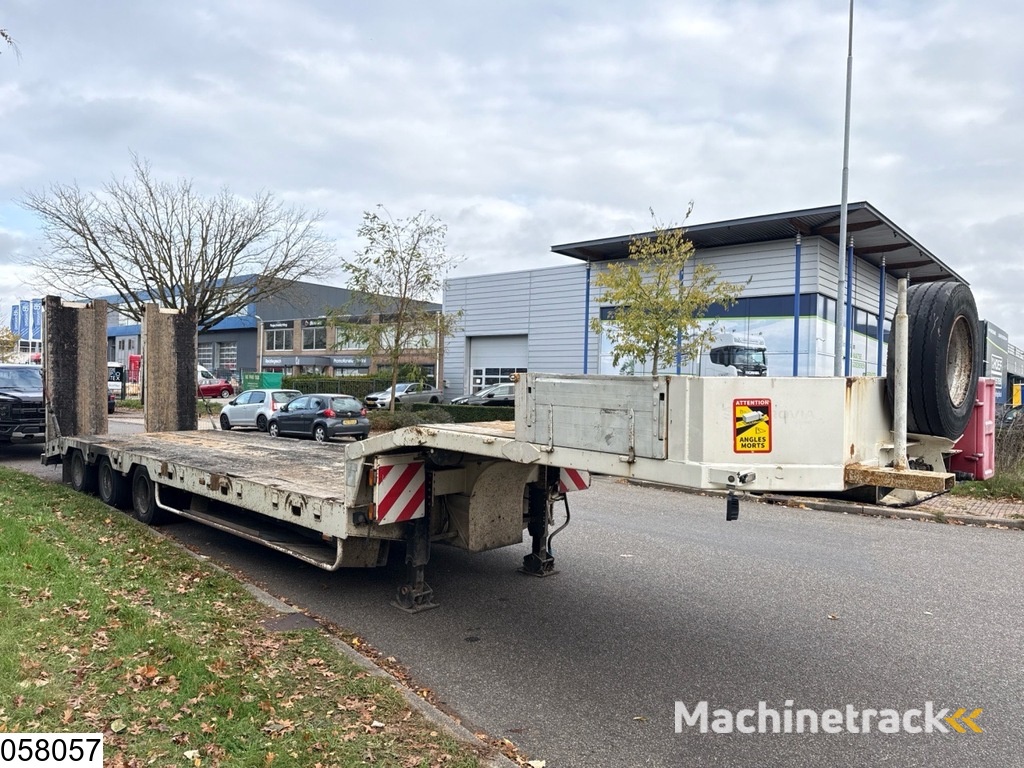 Nicolas Lowbed 48.000 KG, 2,5 mtr + 2x 0,25 mtr