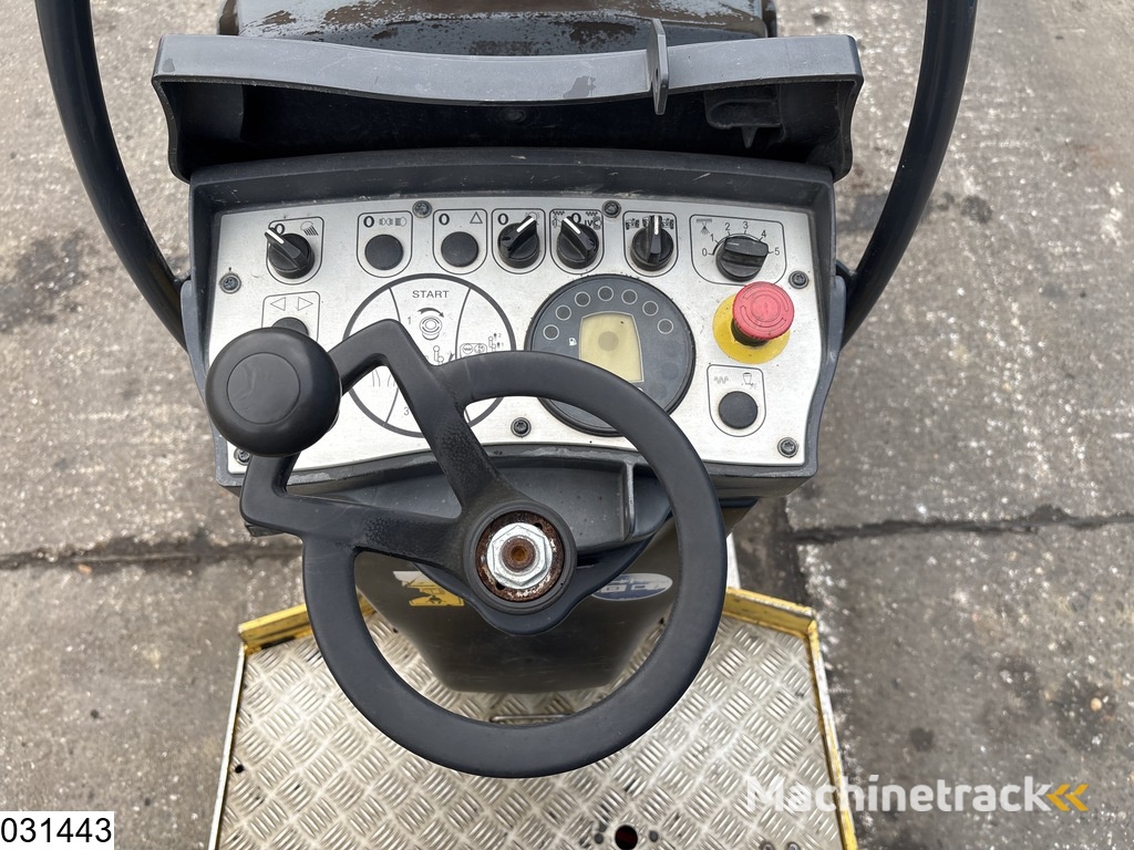 Bomag BW 100ADM-5 2252h, 15.1KW