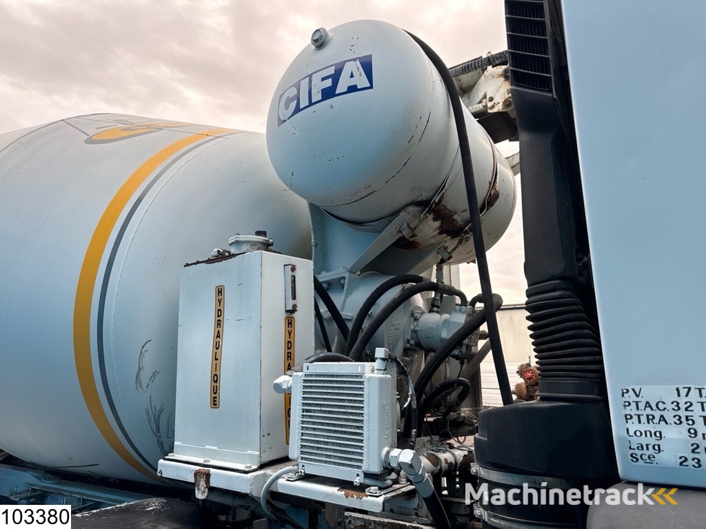 Renault Kerax 370 8x4, EURO 3, Cifa, 9m3, Remote