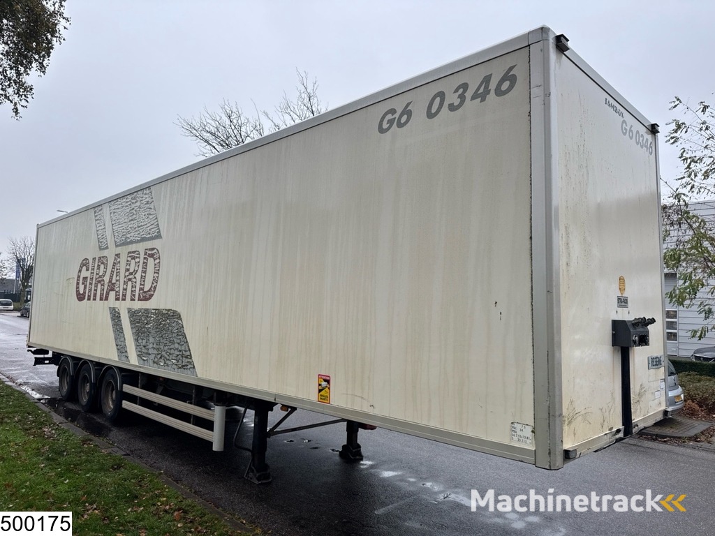 Samro gesloten bak 15 Units.