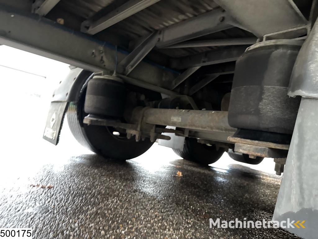 Samro gesloten bak 15 Units.