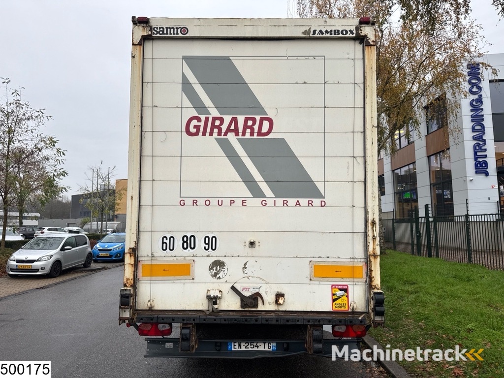 Samro gesloten bak 15 Units.