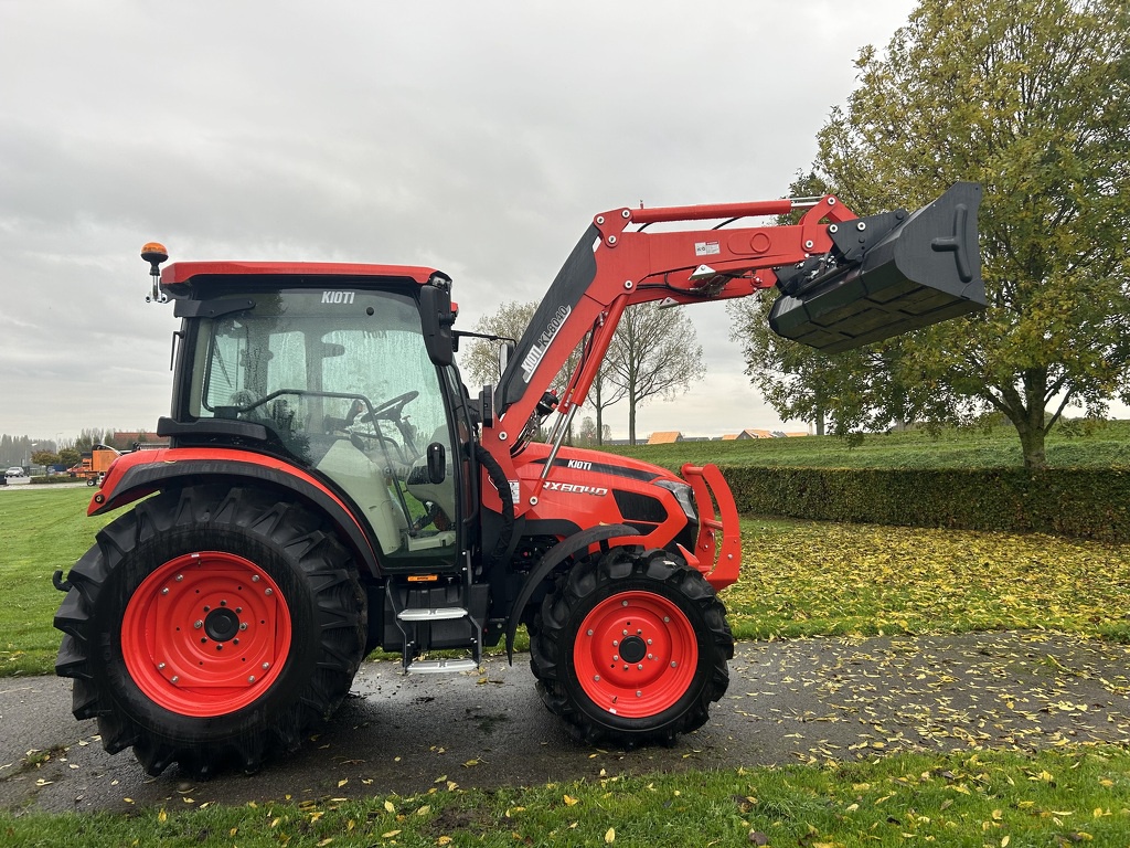 Kioti RX8040PC-GE 73 PK Cabine/airco 4wd powershuttle evt met voorlader