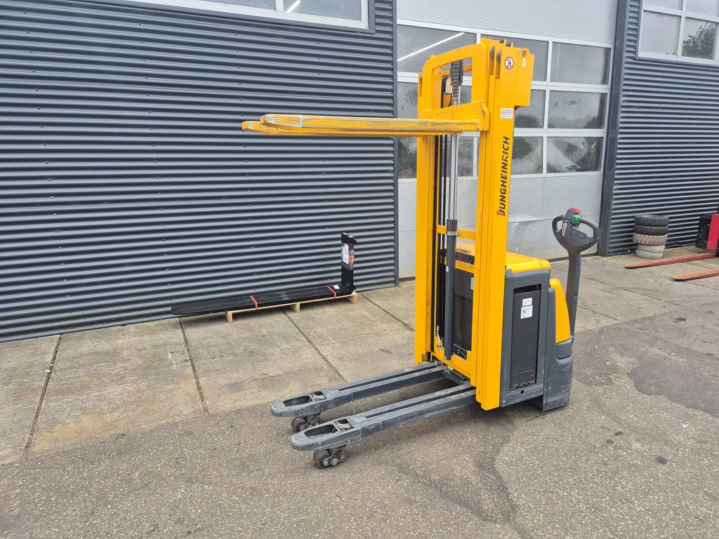 Jungheinrich EJC 212Z Stapelaar 1.2 ton  Mast 3f470  bj 2014  nieuwstaat