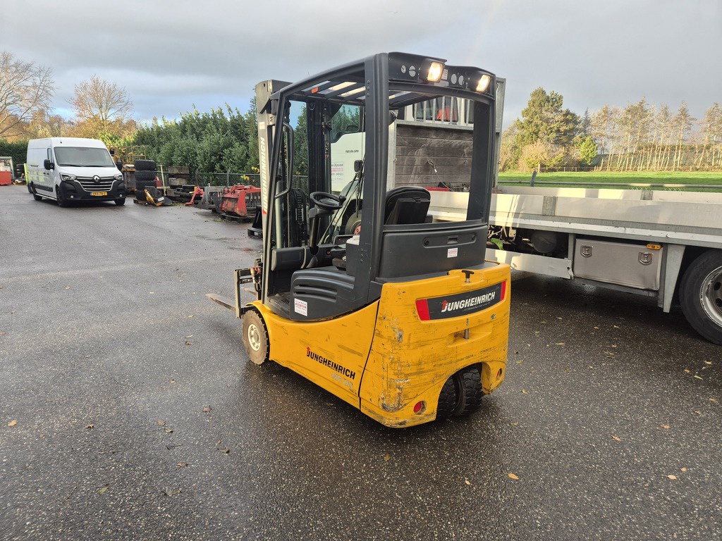 Jungheinrich EFG220 2 ton 3-Wieler Elektrisch, Mast 3F480  4792 uur.