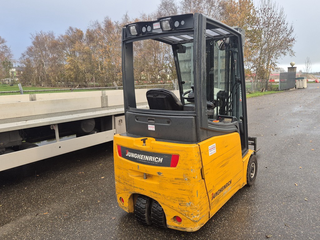 Jungheinrich EFG220 2 ton 3-Wieler Elektrisch, Mast 3F480  4792 uur.