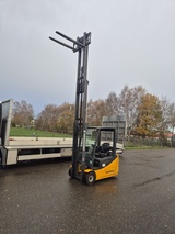 miniature-of Jungheinrich EFG220 2 ton 3-Wieler Elektrisch, Mast 3F480 4792 uur.