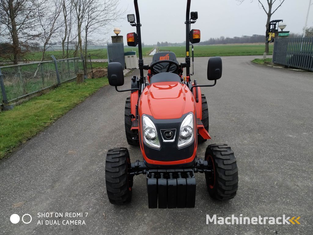 KIOTI CX2510 hst Rops  4wd 25 pk   nieuw ACTIE live is to short to buy a boring tractor !! evt met voorlader