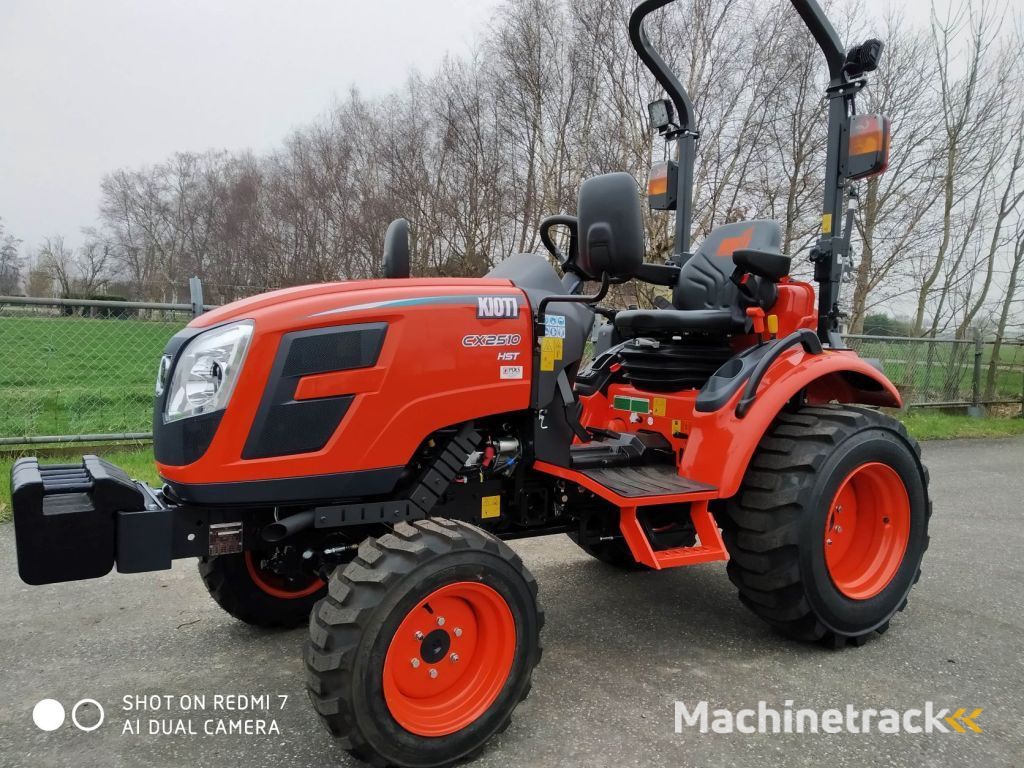 KIOTI CX2510 hst Rops  4wd 25 pk   nieuw ACTIE live is to short to buy a boring tractor !! evt met voorlader