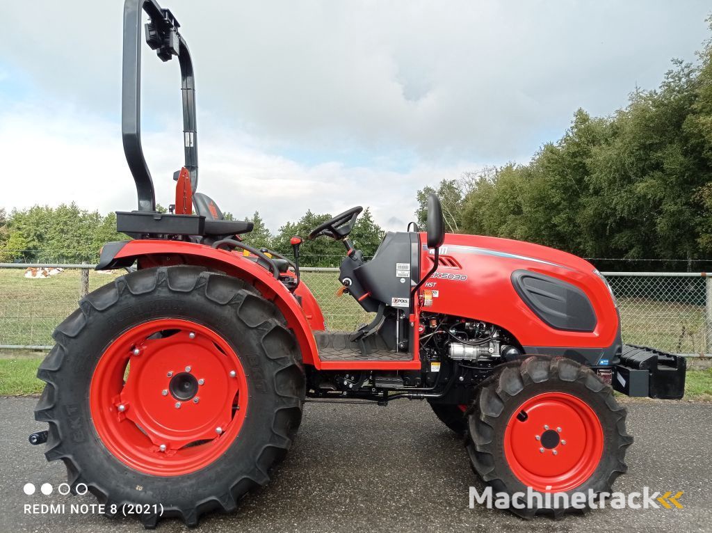 KIOTI CK5030 HST Rops  Nieuw CK5030 HST (Live is to short to buy a boring tractor  !!!!!  )
