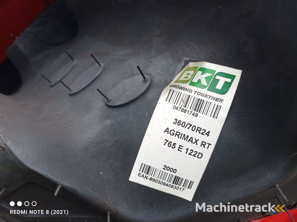 KIOTI CK5030 HST Rops  Nieuw CK5030 HST (Live is to short to buy a boring tractor  !!!!!  )