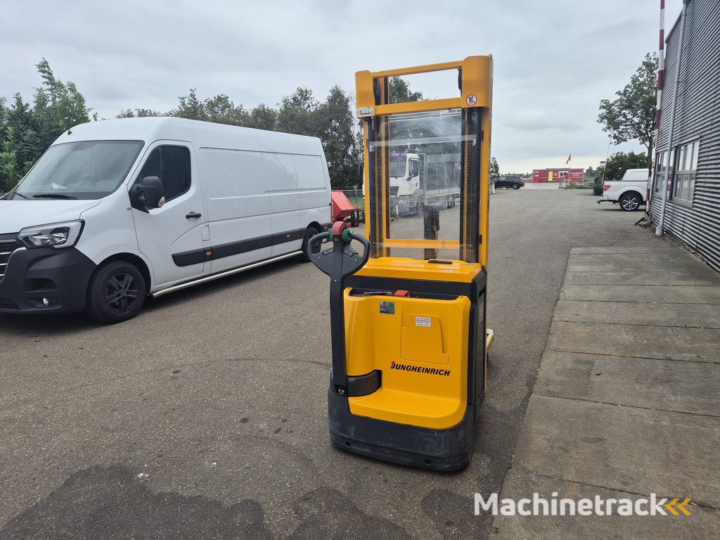 Jungheinrich EJC 212Z Stapelaar 1.2 ton  Mast 3f470  bj 2014  nieuwstaat