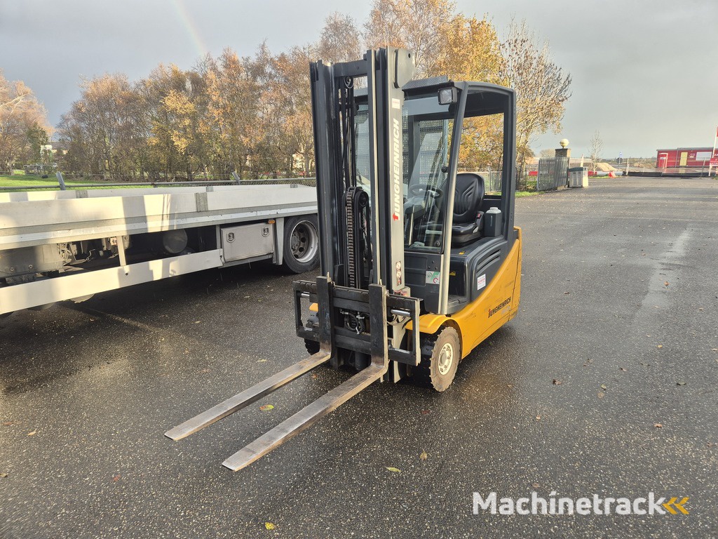 Jungheinrich EFG220 2 ton 3-Wieler Elektrisch, Mast 3F480  4792 uur.