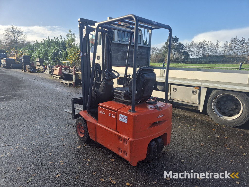 LINDE E12Z-02  3-wieler, Elektrisch, Mast 3F460, B.J. 2000, 4600 uur.