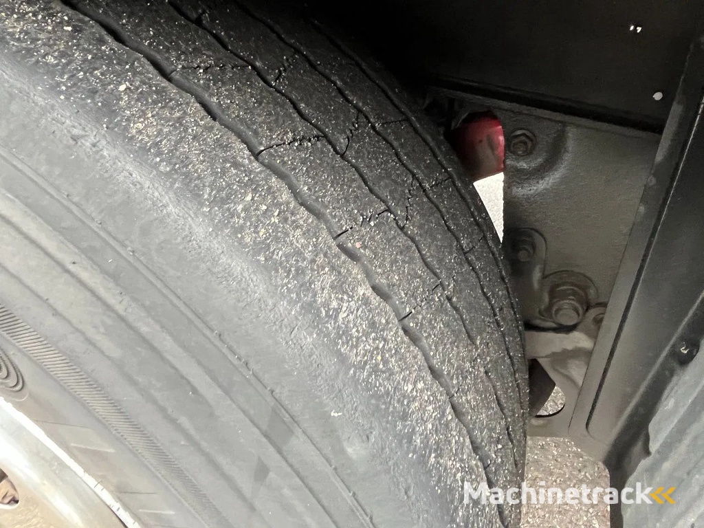 SCHMITZ CARGOBULL SCB*S3B - Dhollandia 2.000kg - 65.132