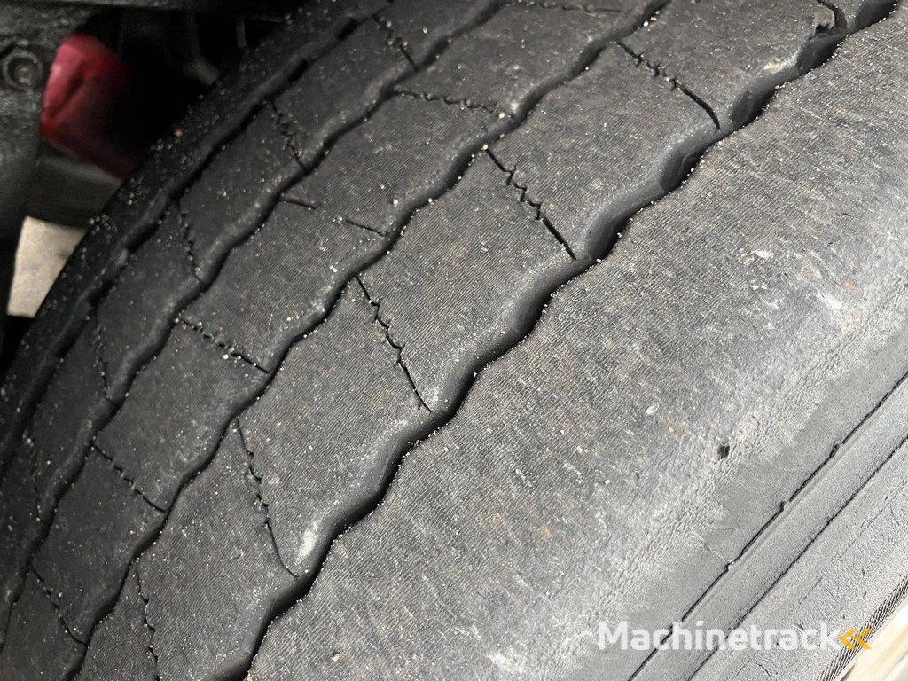 SCHMITZ CARGOBULL SCB*S3B - Dhollandia 2.000kg - 65.132