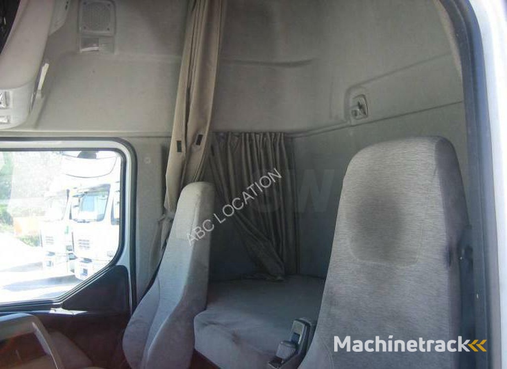 Renault Premium-450.19