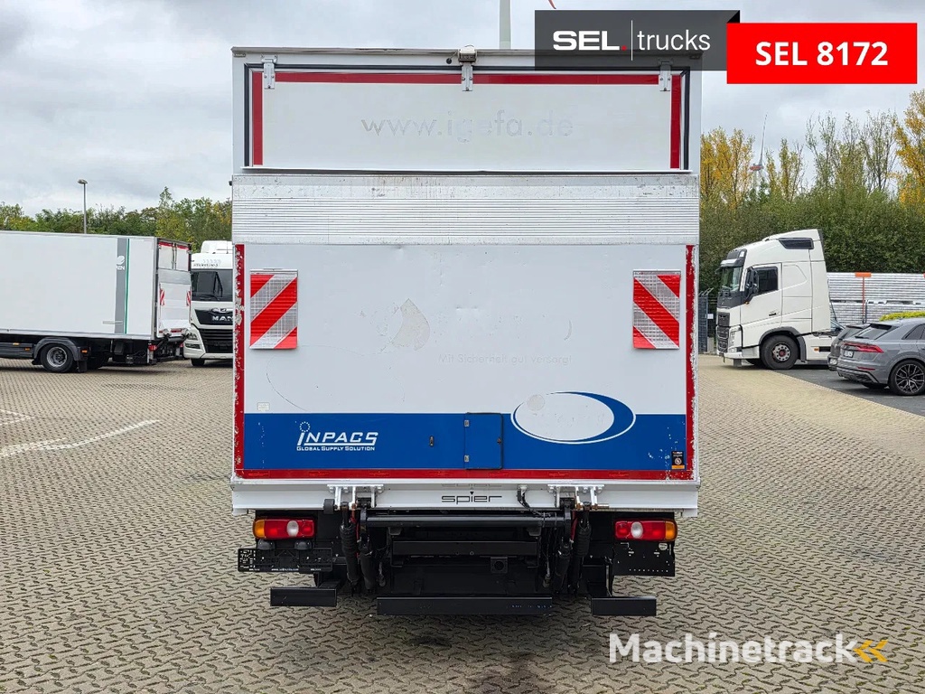FUSO Canter 9C18 Ladebordwand / 3 Sitzen
