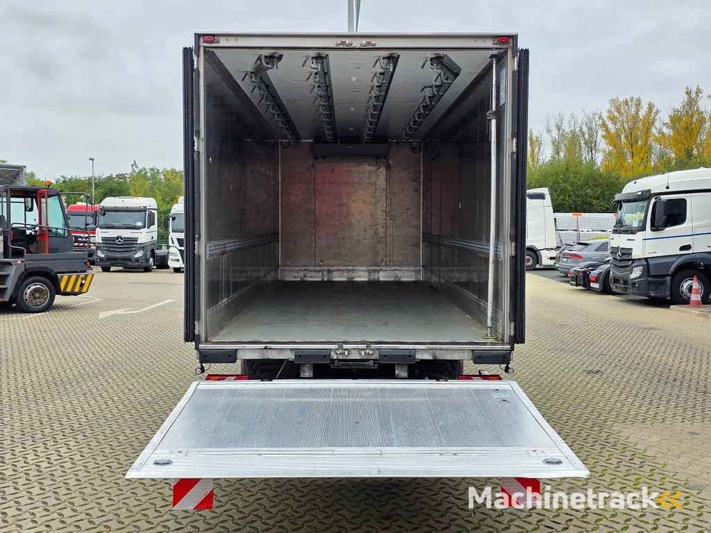 Mercedes-Benz Atego 1523 Ladebordwand / Carrier Supra 550