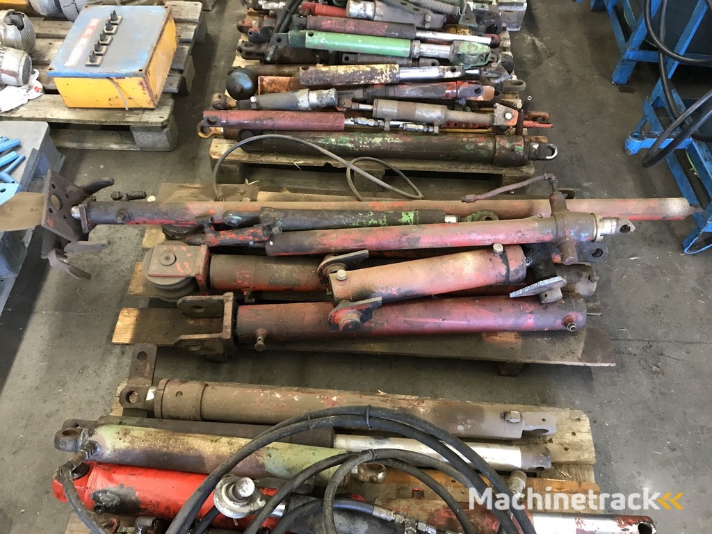 Grote partij hydraulische cilinders