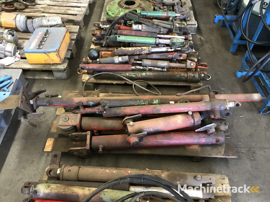 Grote partij hydraulische cilinders