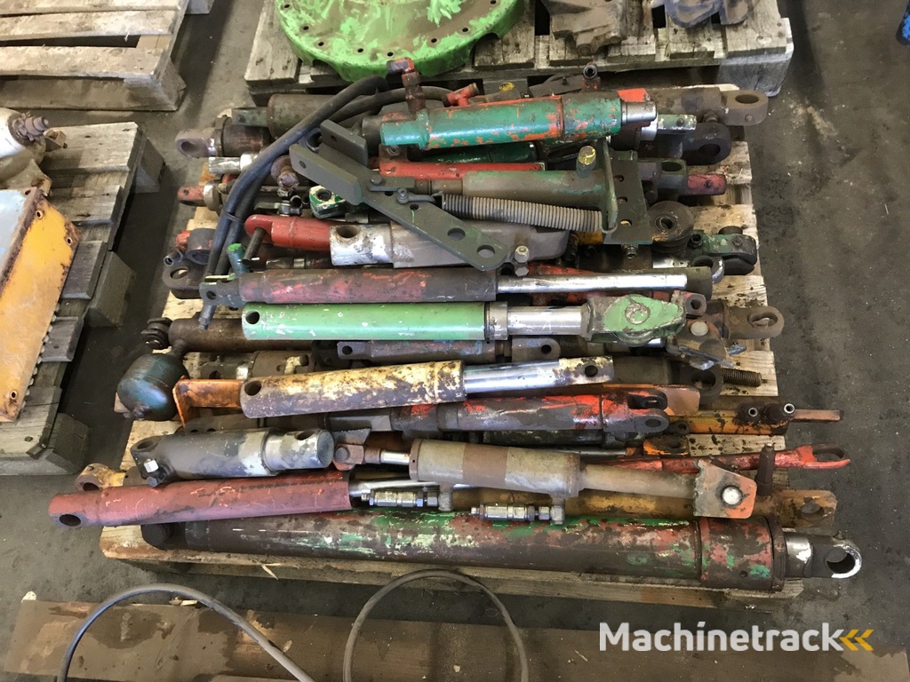 Grote partij hydraulische cilinders