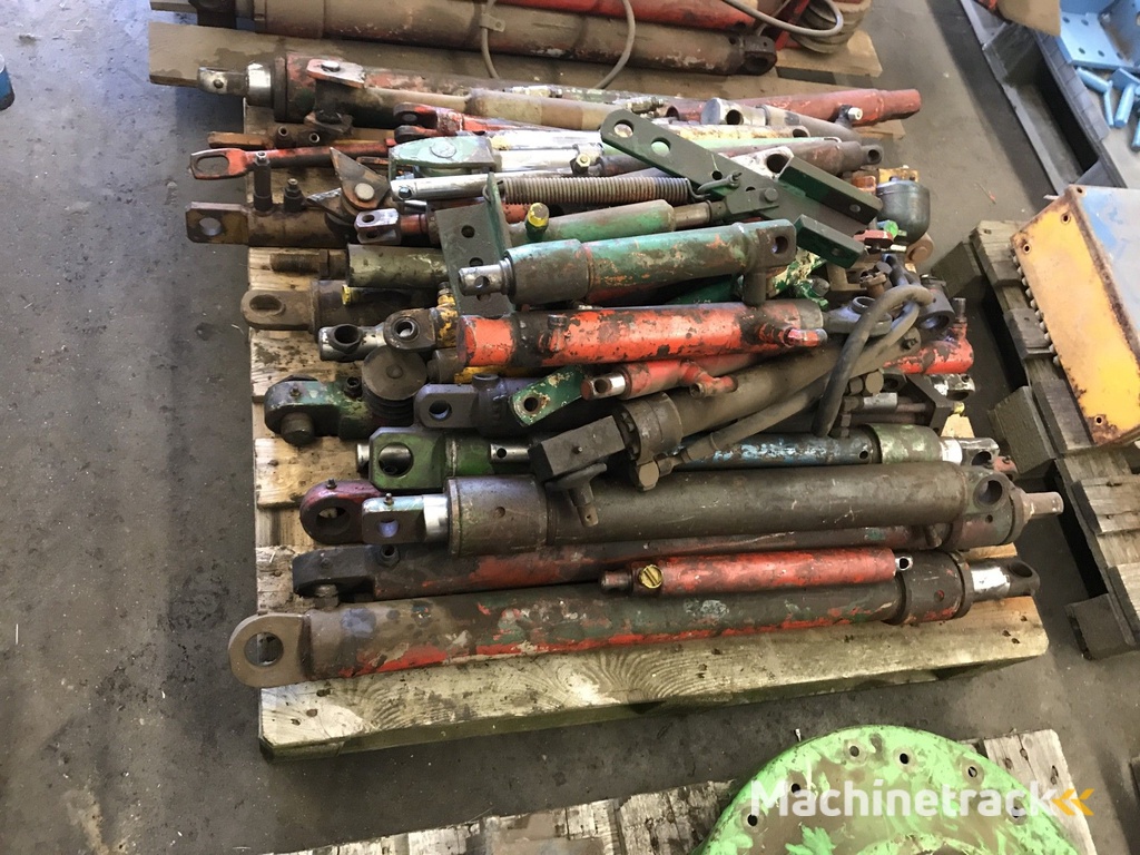 Grote partij hydraulische cilinders