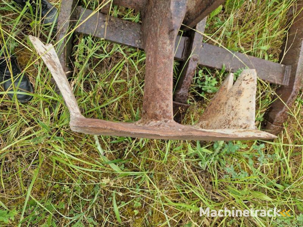 DENT-DE-DESSOUCHAGE DENT DE DESSOUCHAGE