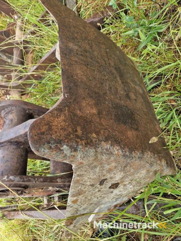 DENT-DE-DESSOUCHAGE DENT DE DESSOUCHAGE