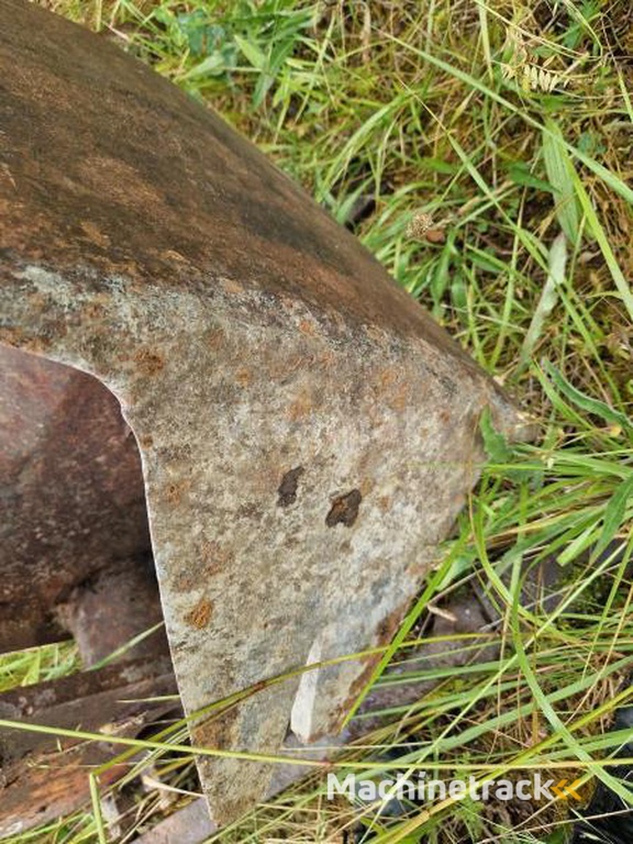 DENT-DE-DESSOUCHAGE DENT DE DESSOUCHAGE