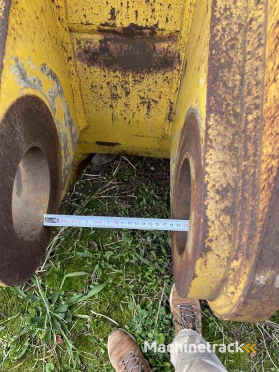 Komatsu WA500-3-buckets-availaible