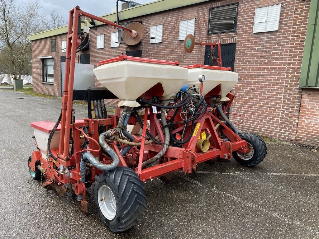 Kverneland Optima zaaimachine 8 rijen