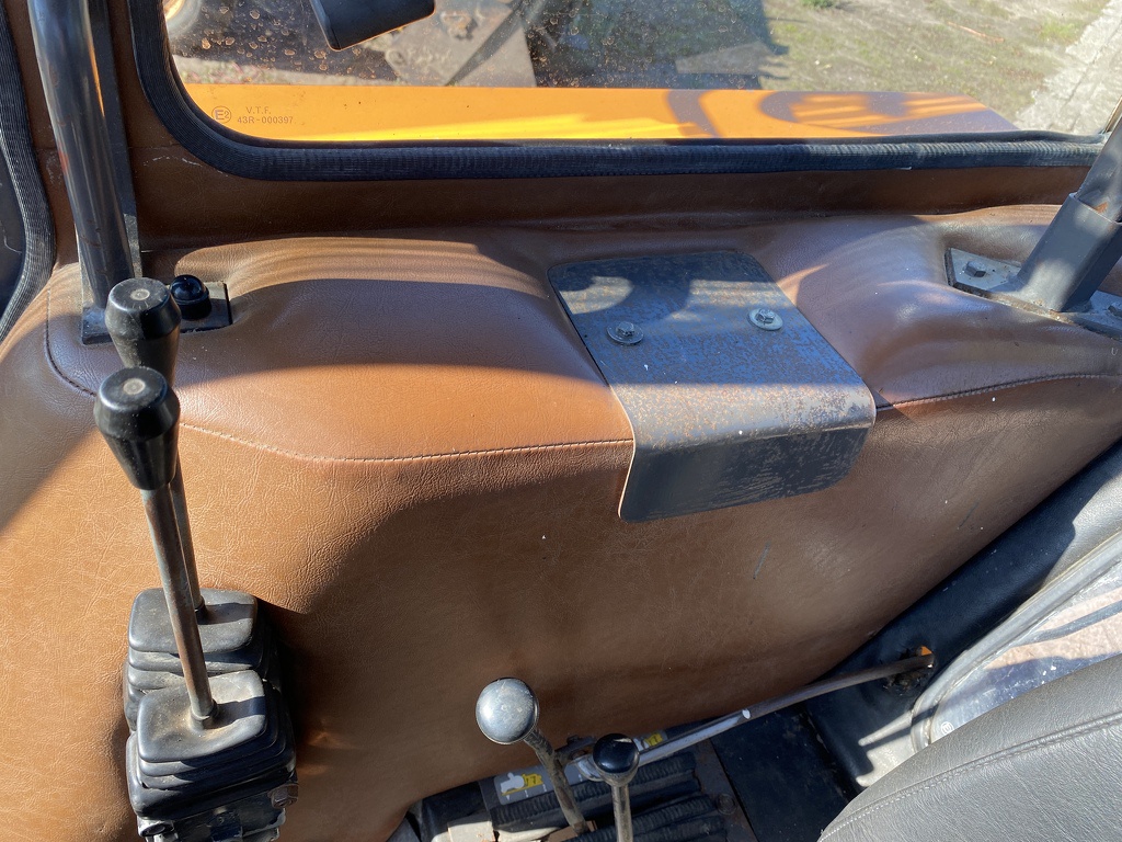 Renault 551 -S tractor