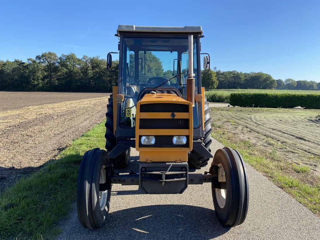 Renault 551 -S tractor
