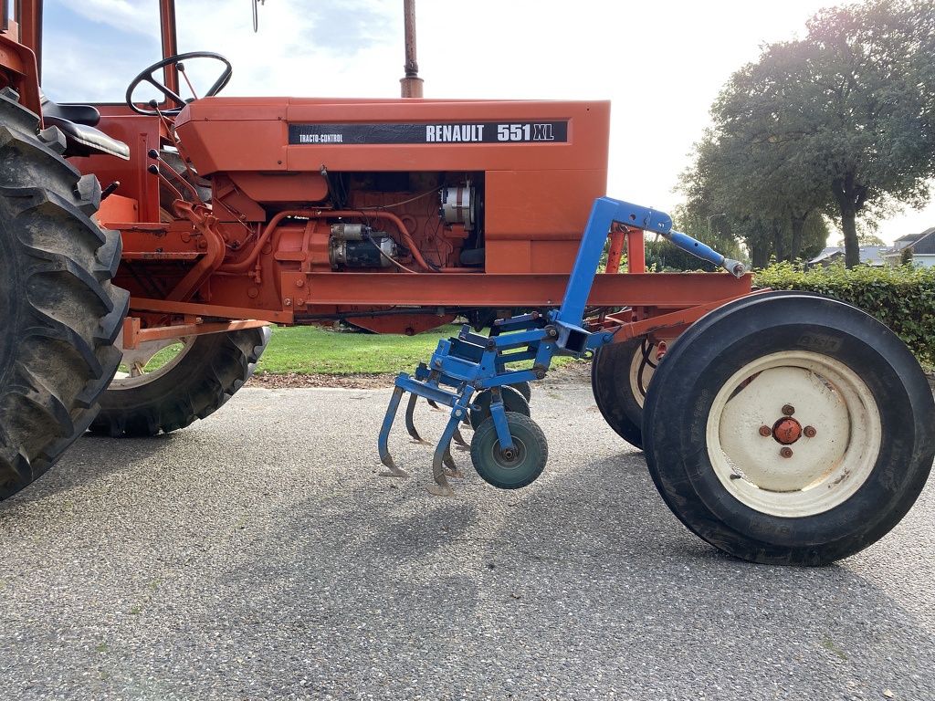Renault 551 + schoffelmachine