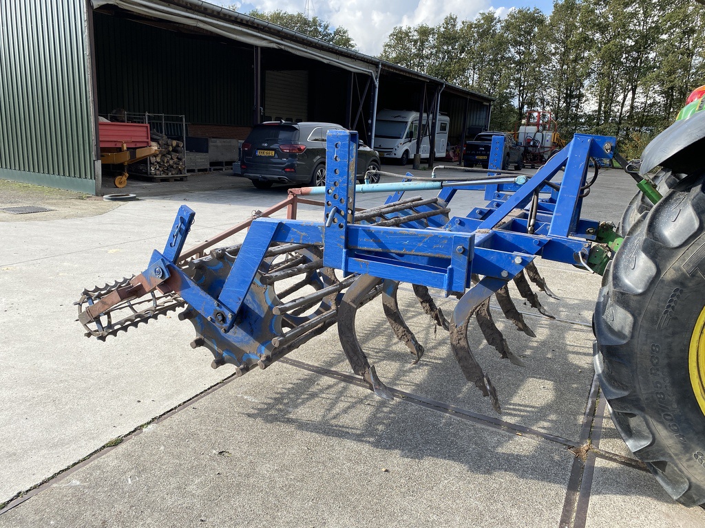 vaste tand cultivator