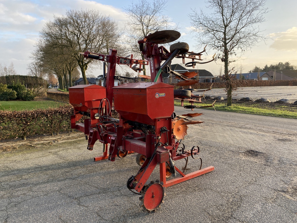 Schoffelmachine Rijenstrooier 6 rij
