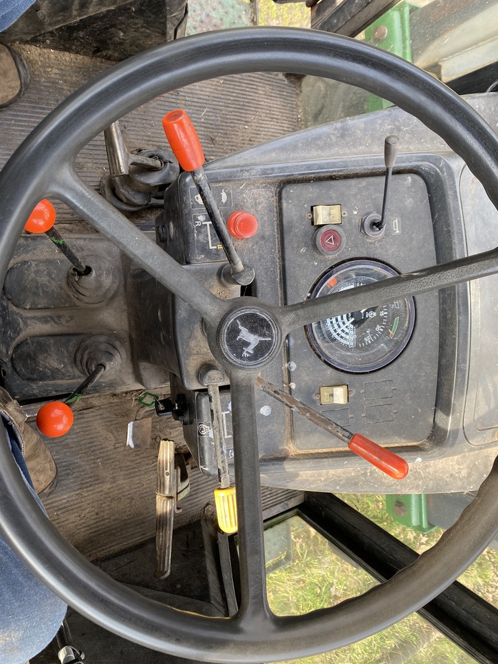 John Deere 3040 met frontlader