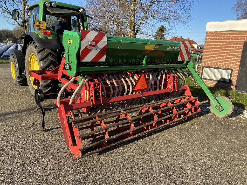 Vleugelschaar cultivator + zaaibak