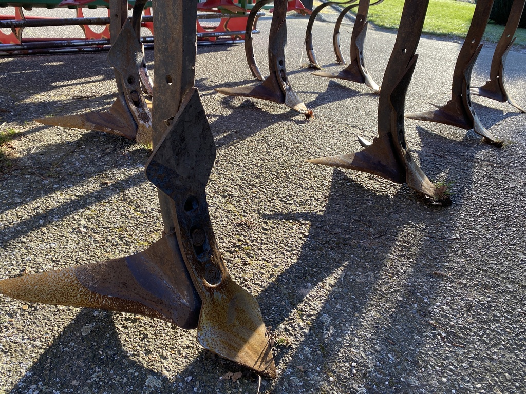 Vleugelschaar cultivator + zaaibak