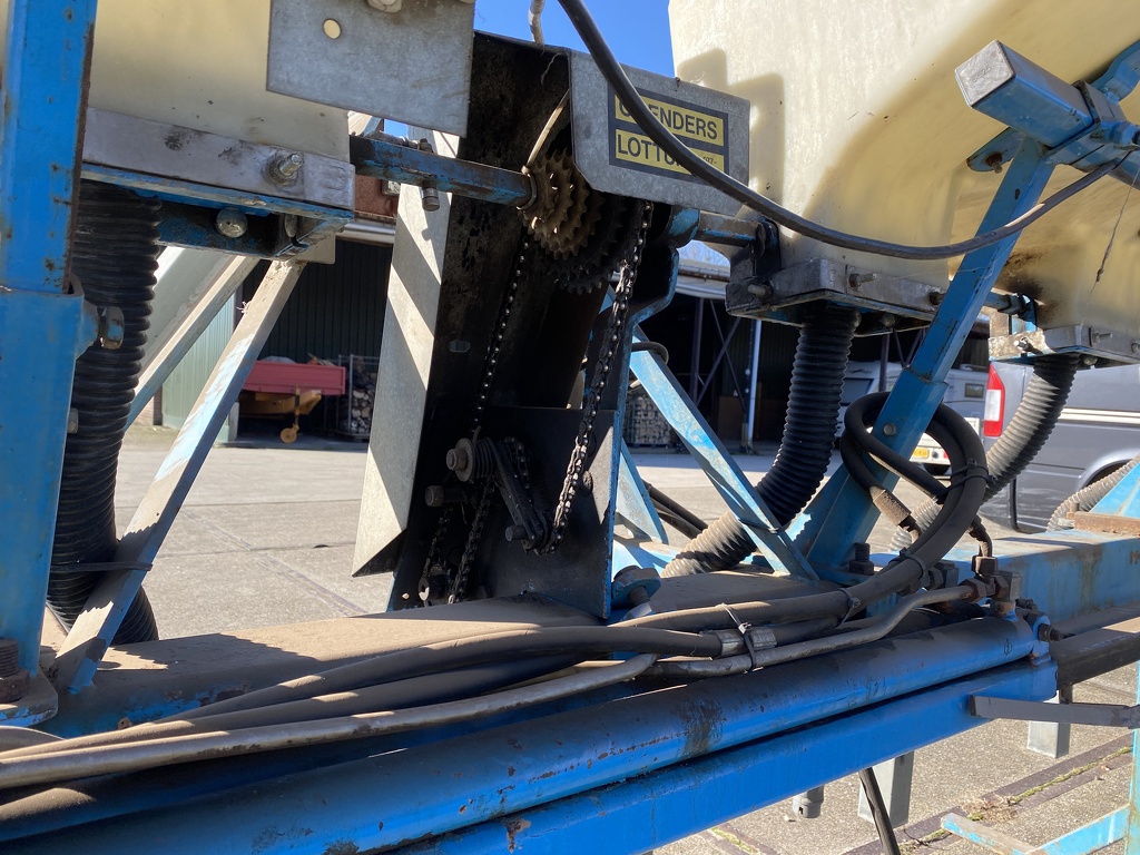 Rijenstrooier Hydr. aangedreven