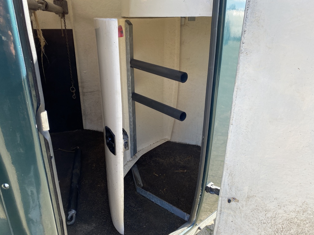 Atec 2 paardstrailer