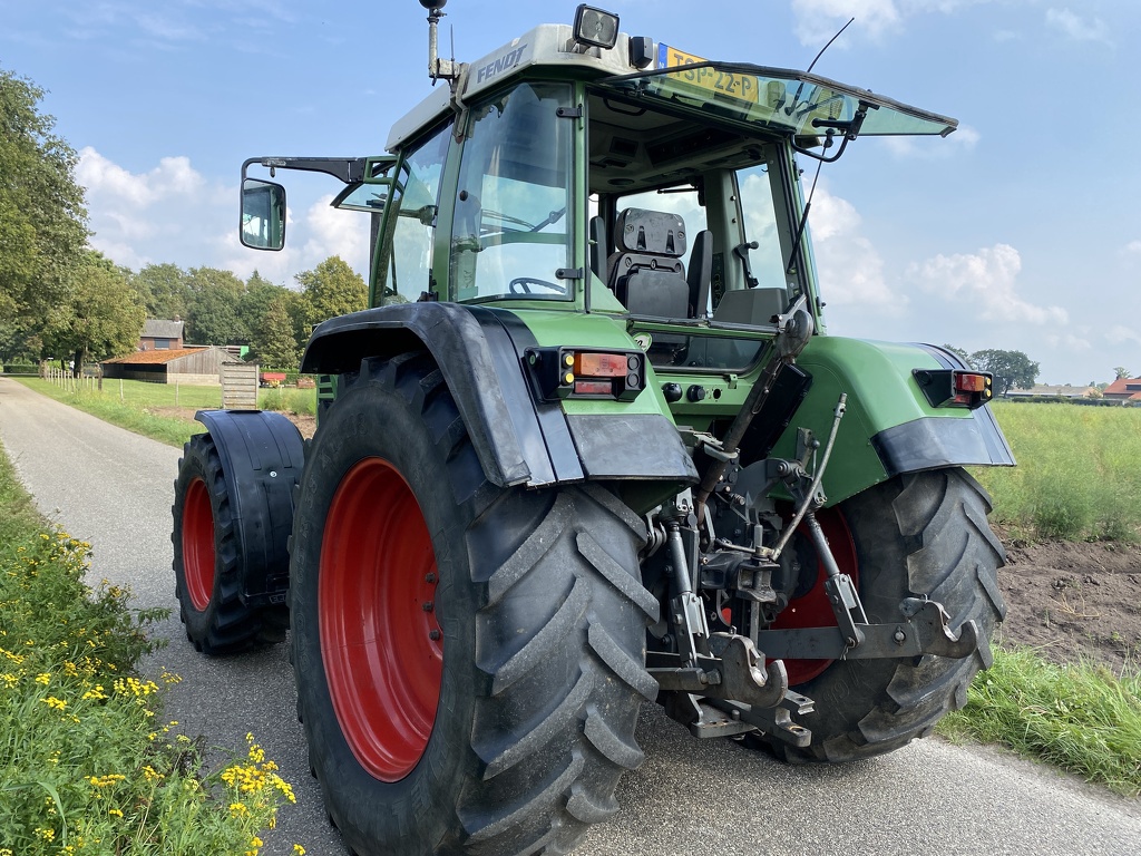 Fendt 511 C tractor