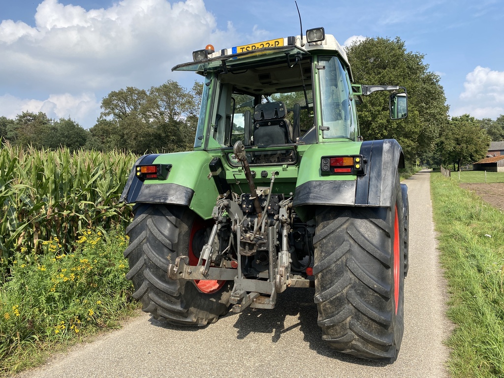 Fendt 511 C tractor