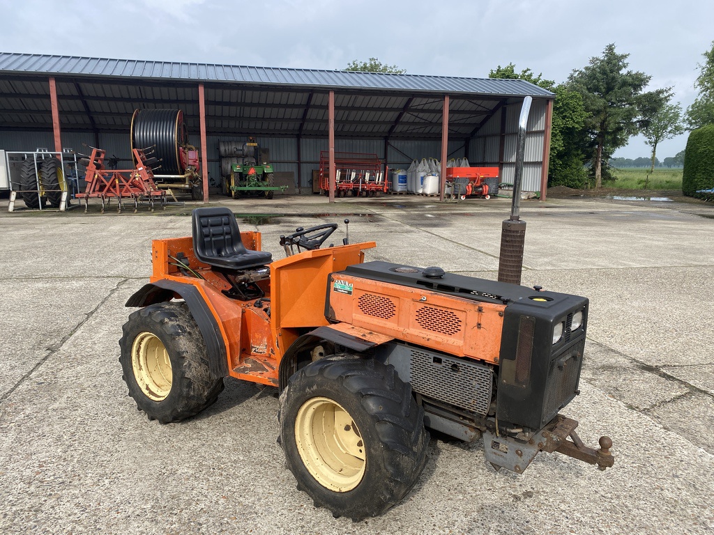 Holder C30 kniktractor Hydrostaat