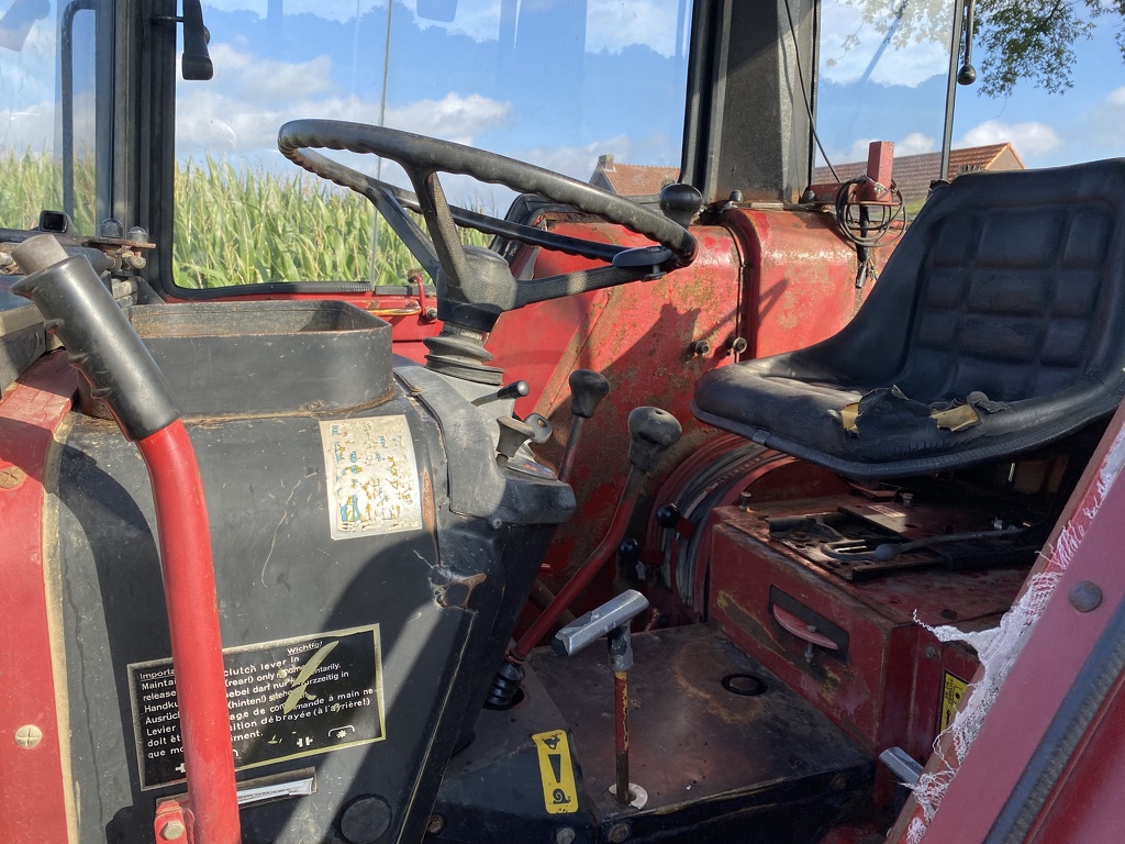 Case International 733