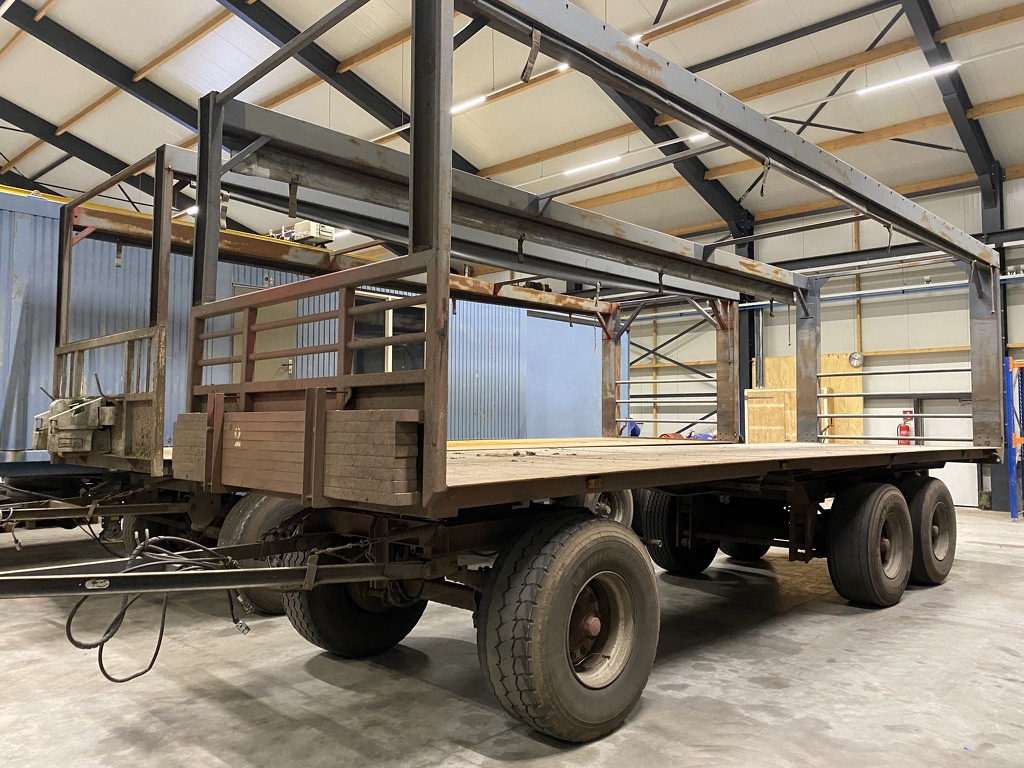 2 x Landbouwwagen balenwagen platte wagen