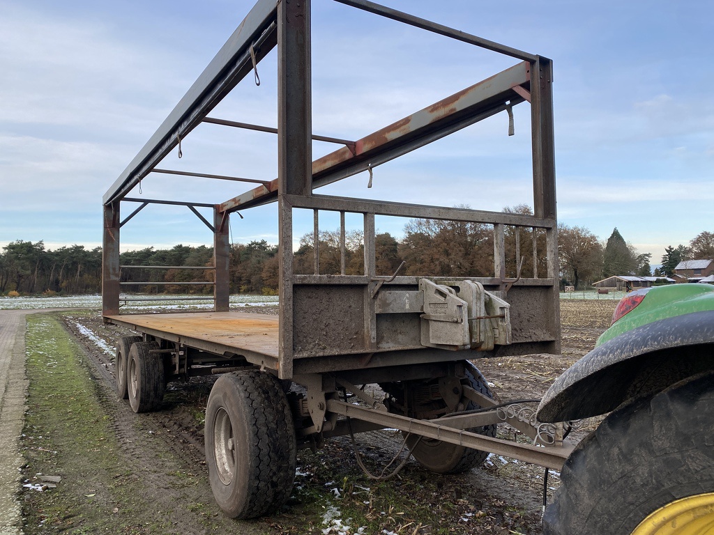 2 x Landbouwwagen balenwagen platte wagen